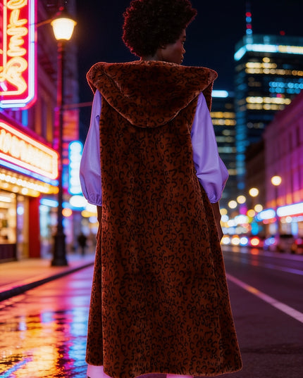 Leopard Jakki Faux Fur Hooded Maxi Gilet frá Jayley