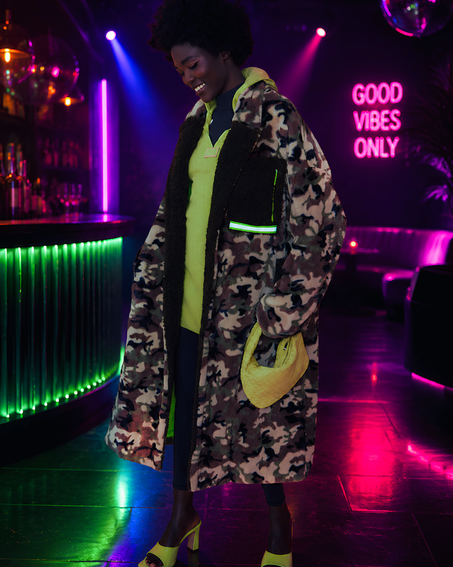 Síðkápa "Neon Soldier"